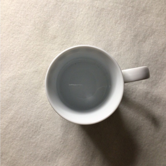 Rosanna Crowns mug white with gold - Picture 4 of 4